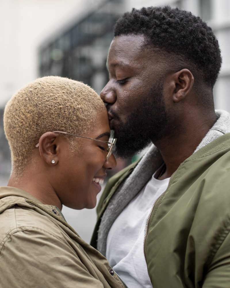 family-enjoying-their-quality-winter-time (1)